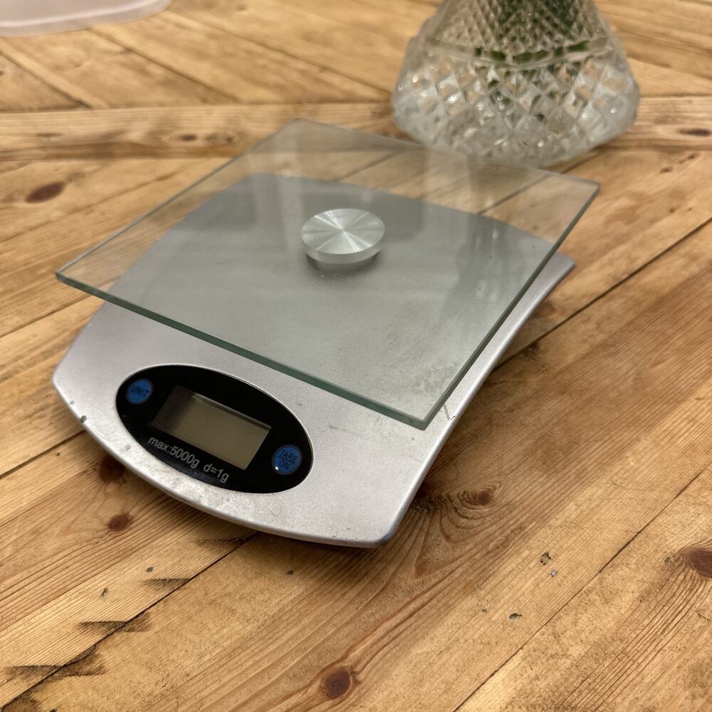 Digital Scale Glass Top 5Kg /11lbs x 1g Kitchen Scale w/ Four Weighing Modes‎